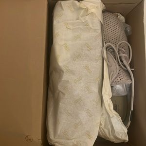 Light Grey Bass perforated clay colored bottom!  Get your prep on in these